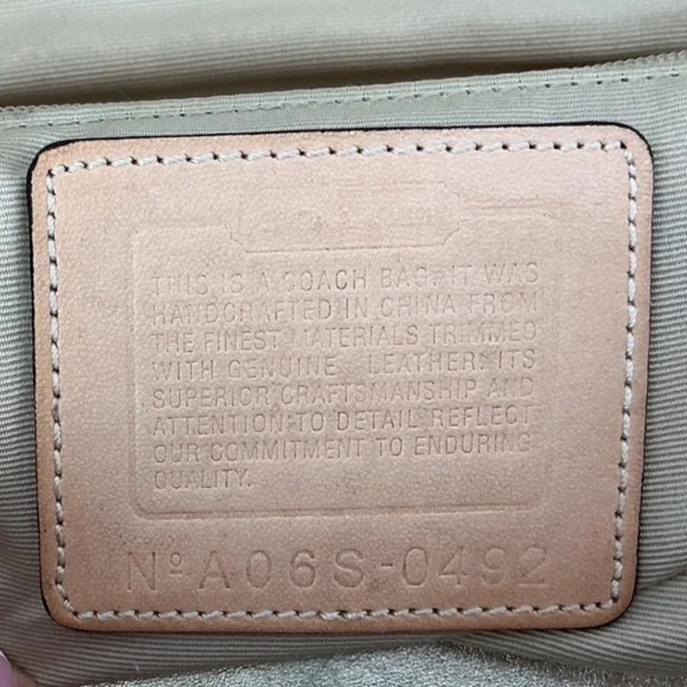 Coach Khaki Gold Signature Baguette Shoulder Bag &‎ Matching Wallet Set - Picture 6 of 13